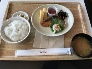 成田空港で朝食